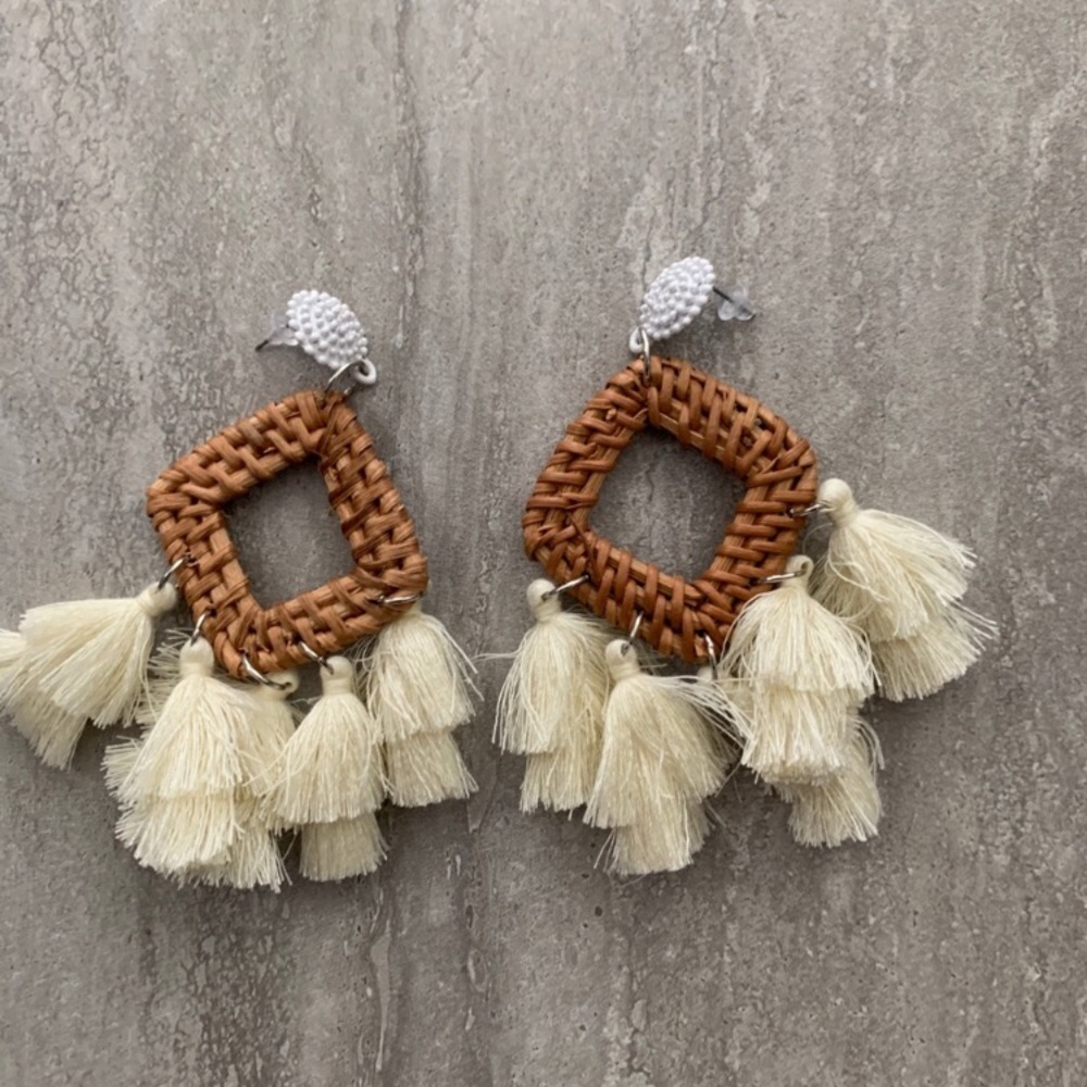 🌴Fringe tassel earrings🌴 - Picture 3 of 4